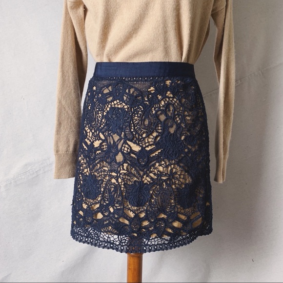 Club Monaco Dresses & Skirts - CLUB MONACO Crochet Lace Skirt Navy/Nude